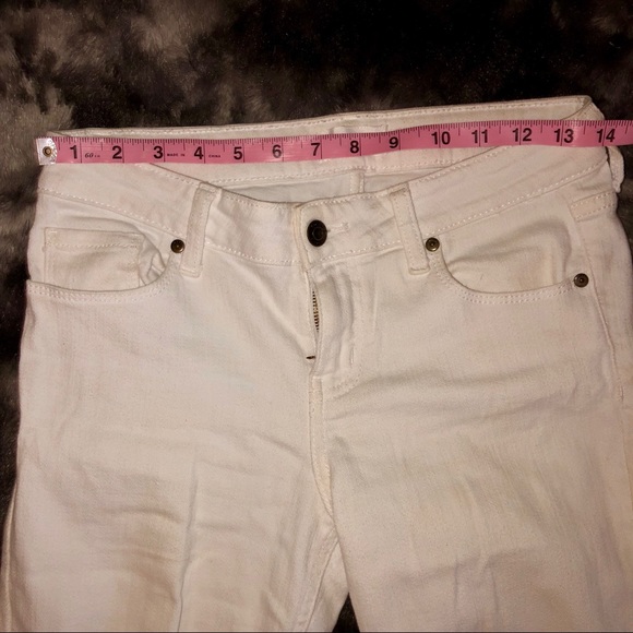 WHITE DISTRESSED DENIM - Picture 3 of 4